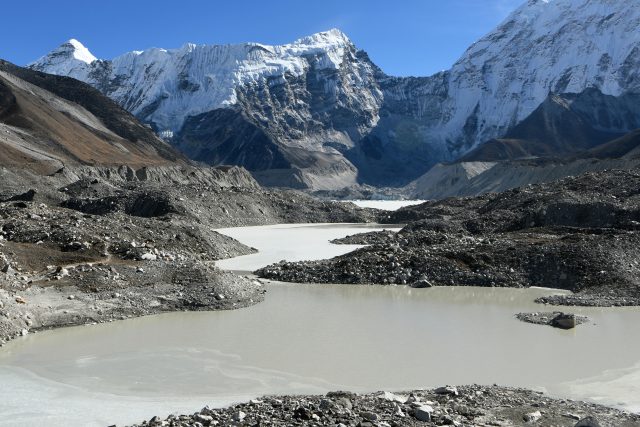kebijakan-ekonomi-india-mempercepat-pencairan-gletser-pegunungan-himalaya