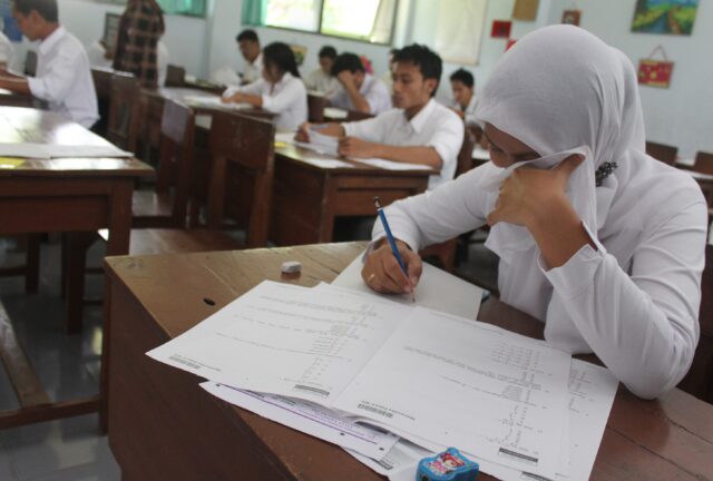 mengulik-penyebab-soal-ujian-sekolah-di-indonesia-kerap-bermasalah-dan-jadi-meme