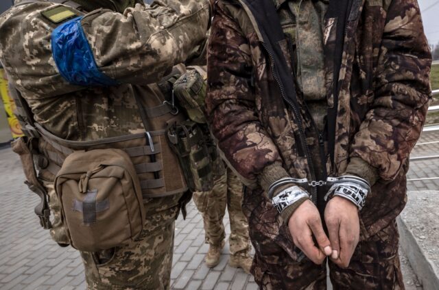 diduga-kebiri-tawanan-perang-ukraina,-muncul-bounty-buat-tentara-rusia-di-video-viral