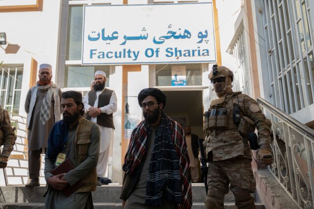taliban-pakai-stadion-bola-untuk-cambuki-warga-afghanistan-yang-dituduh-zina